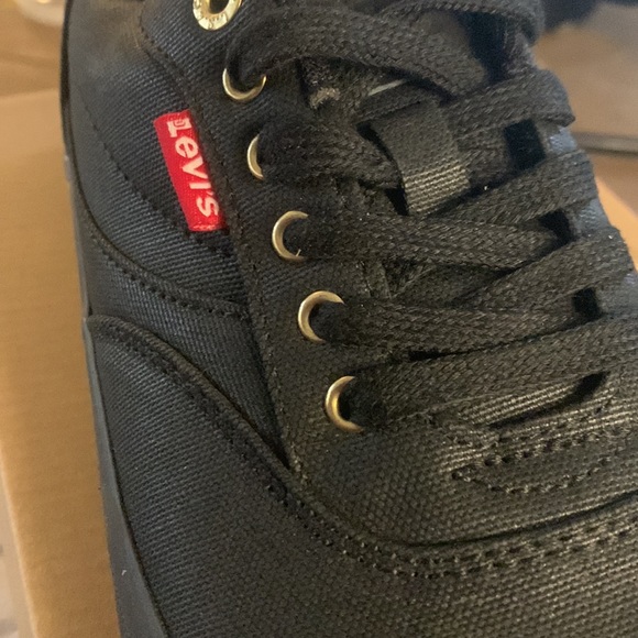 (1853) Levi's Womens Naya LUX Sporty Fashion Skate Sneaker Shoe size 8 1/2 - Picture 8 of 12